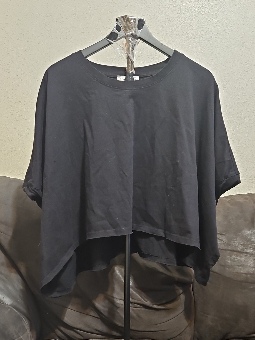 Zenana Outfitters Black Oversized Boxy Crop Top Tee.